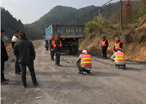 公路施工常规材料检测-路面弯沉检测